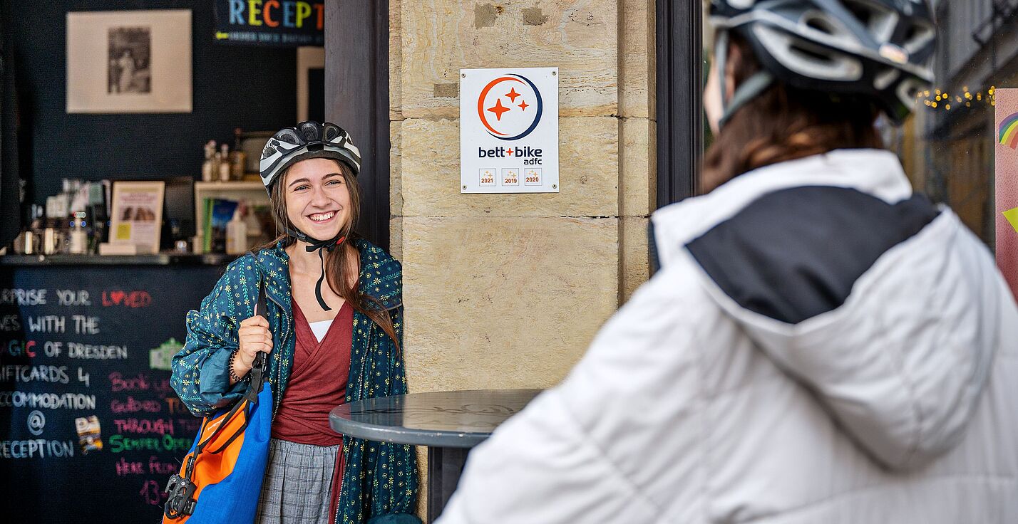Bett+Bike-Logo an Hotelfassade Bett+Bike-Logo an Hotelfassade